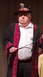 Heimatspieler in Kostüm